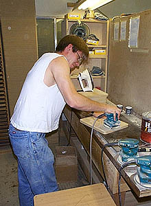 finish_sanding.jpg (29121 bytes)
