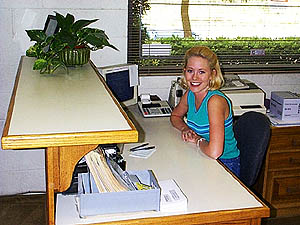 front_office.jpg (31007 bytes)