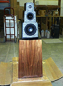model5_into_container.jpg (30566 bytes)