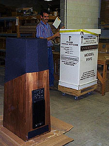 model5_packing.jpg (24037 bytes)