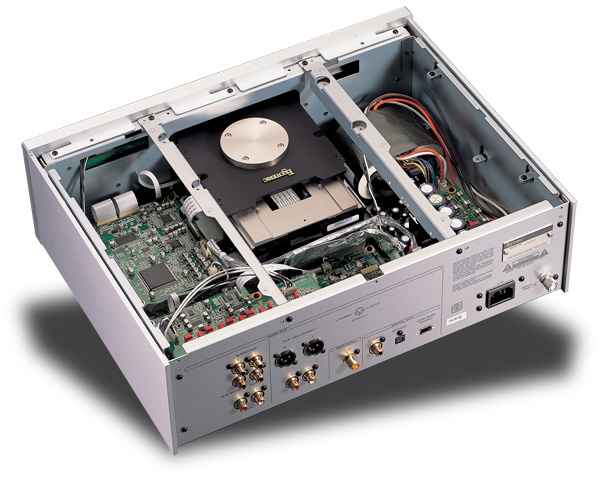 esoteric_sa60_inside_600w.jpg (93370 bytes)