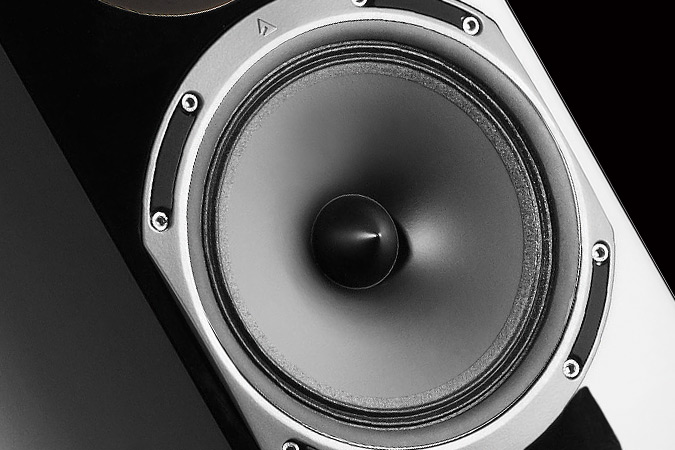 Triangle Magellan Cello