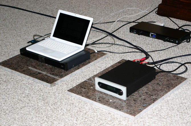 MacBook and Bel Canto close-up