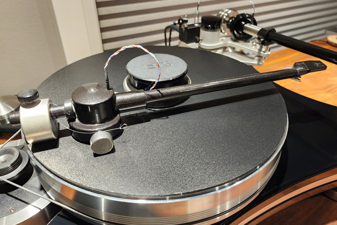 Old tonearm