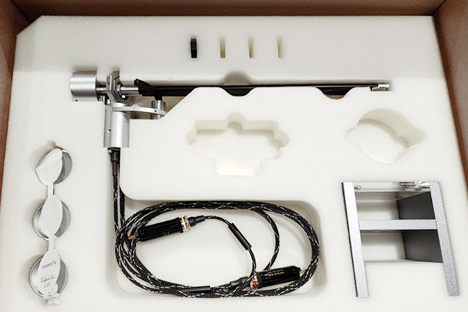 Tonearm in box